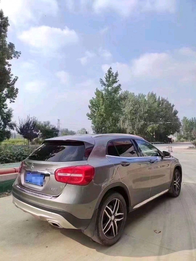 北京17年奔驰GLA7