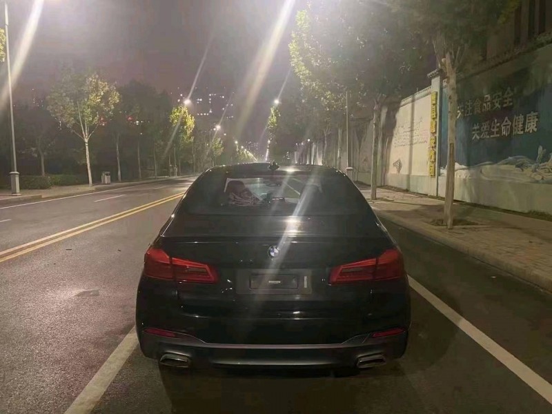 北京18年宝马5系3