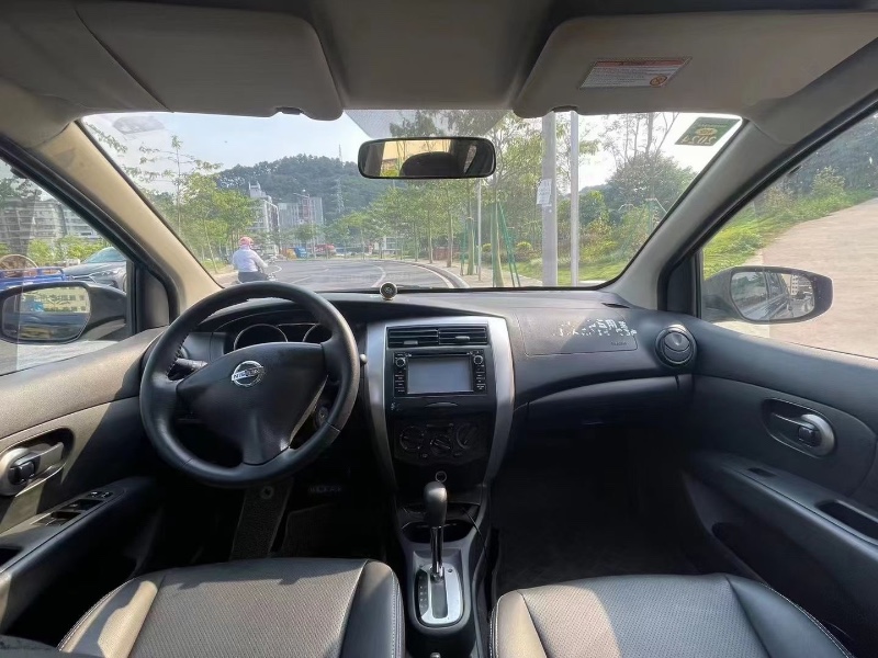 广州14年日产骊威2