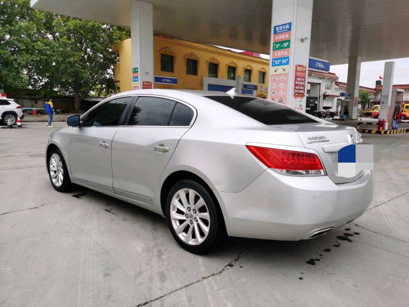 保定10年别克君越5