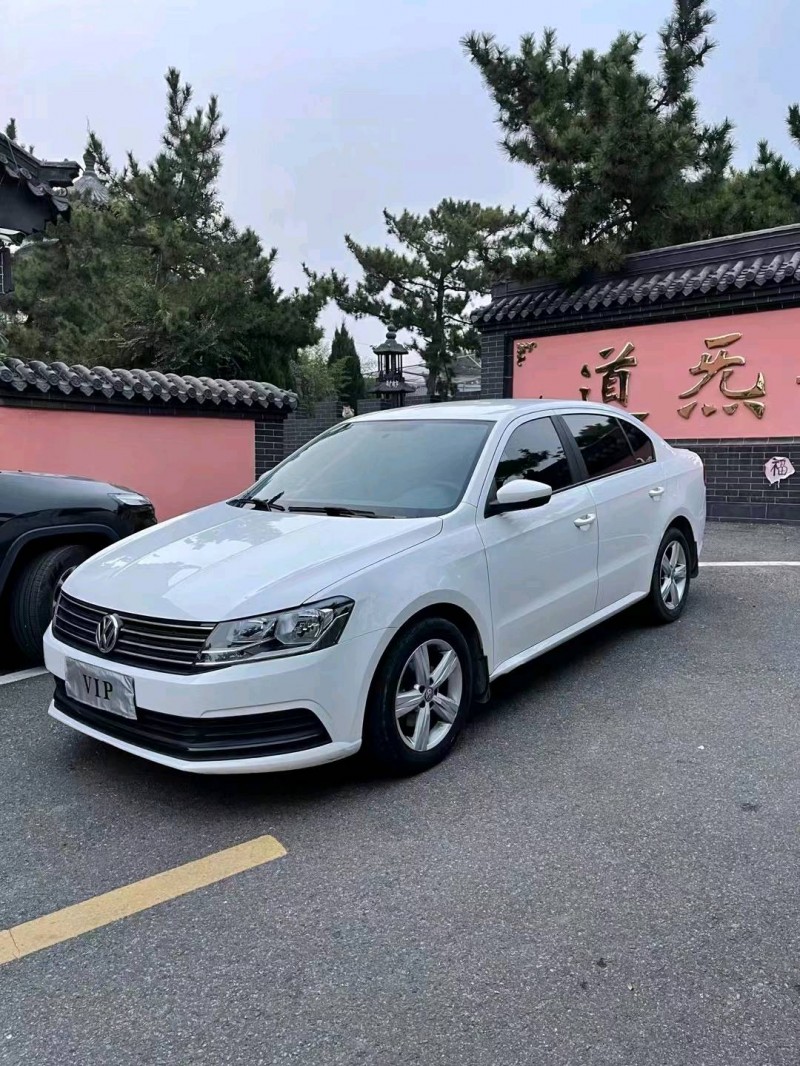 青岛18年大众朗逸8
