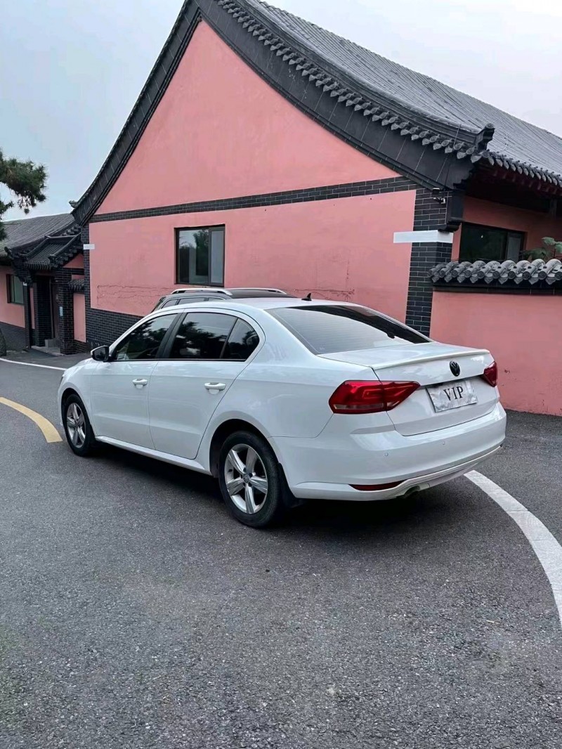 青岛18年大众朗逸3
