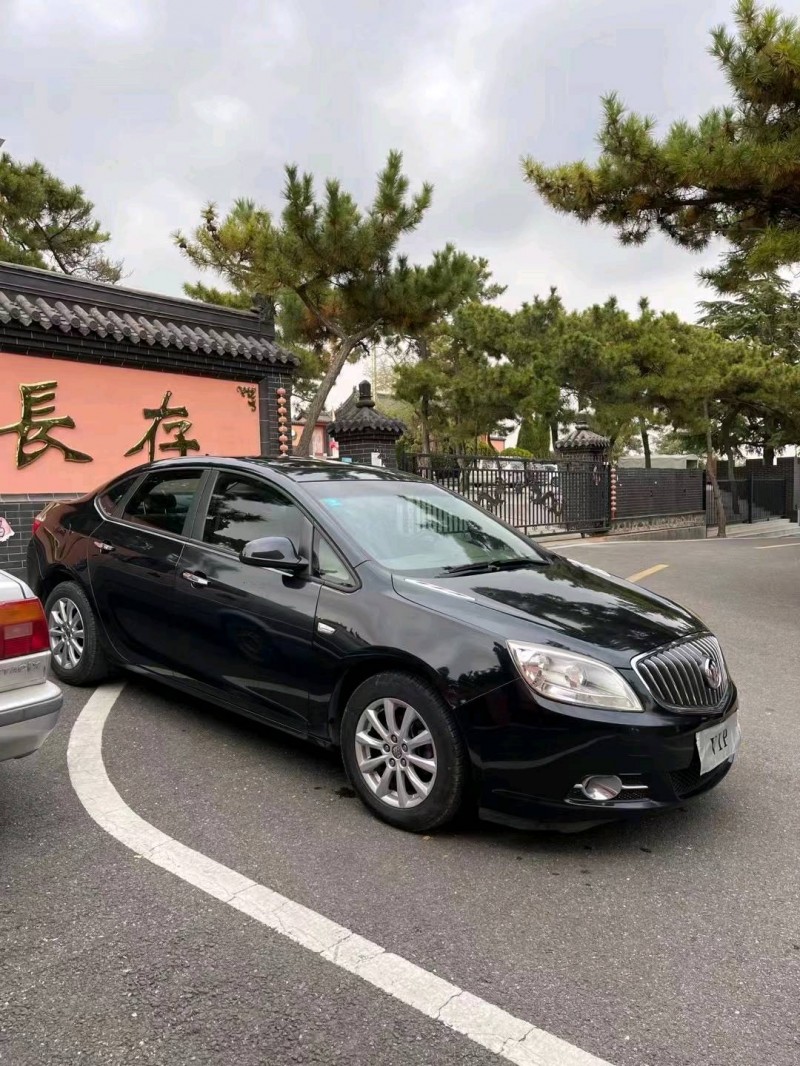 青岛15年别克英朗GT3