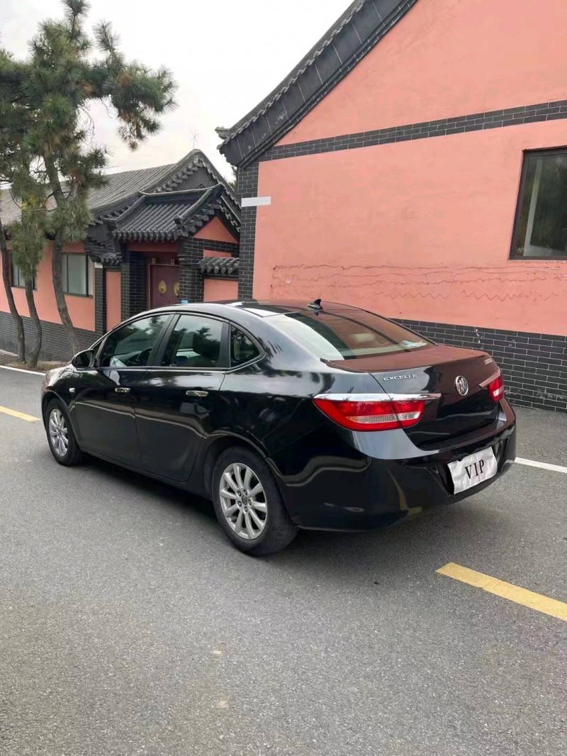 青岛15年别克英朗GT7