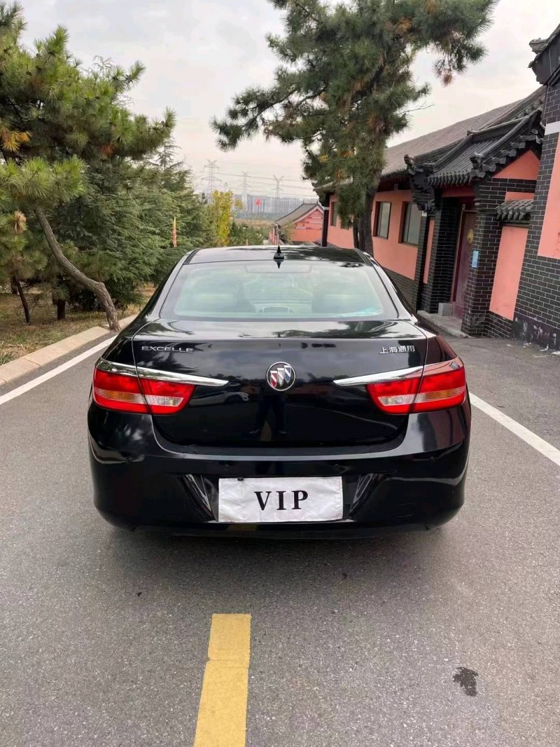 青岛15年别克英朗GT9