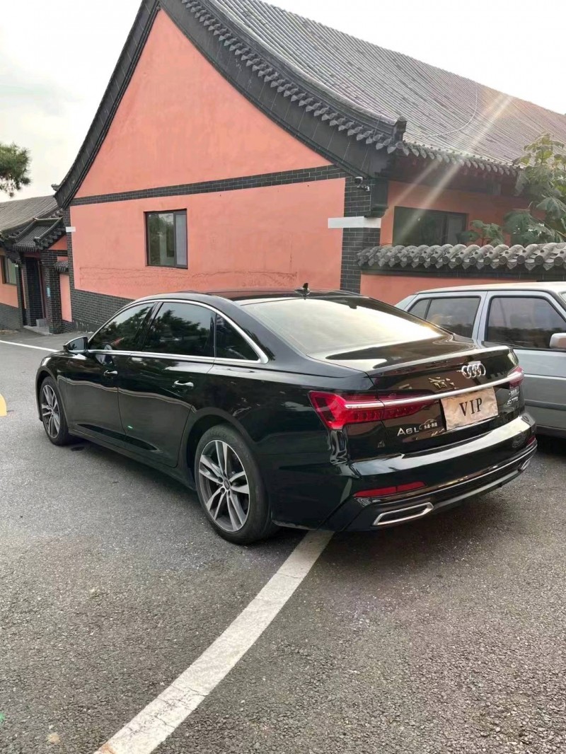 青岛21年奥迪A6L8