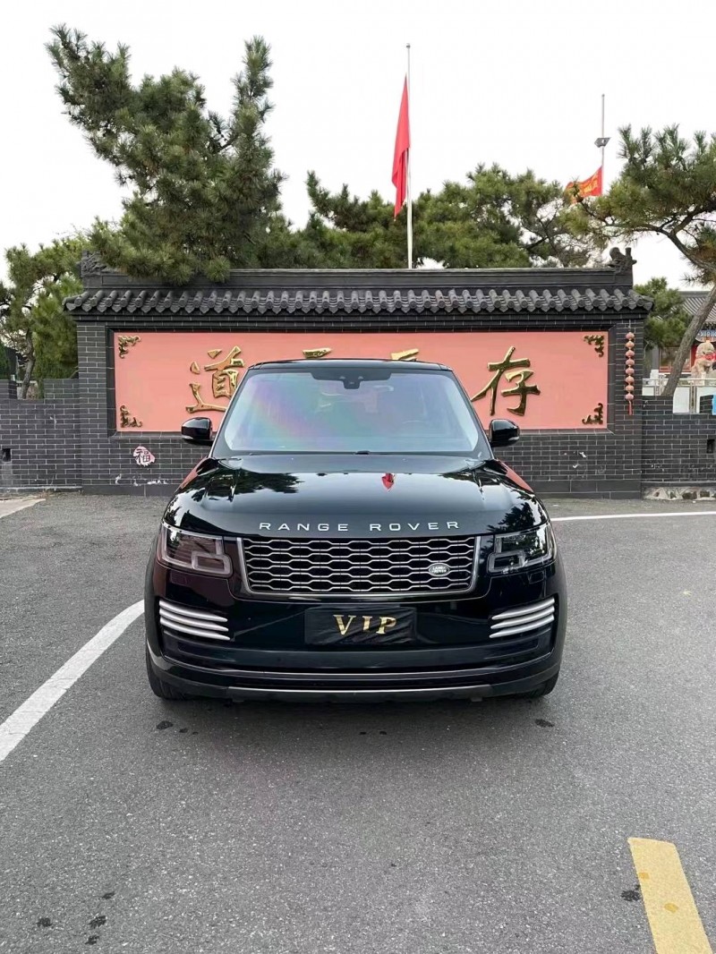 青岛18年路虎揽胜行政9