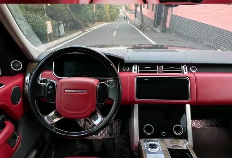 青岛18年路虎揽胜行政4