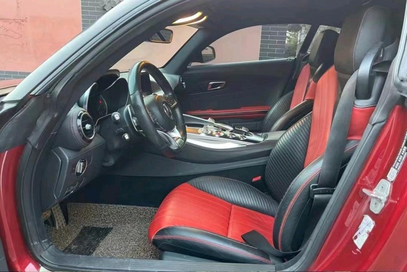 青岛16年奔驰AMG4