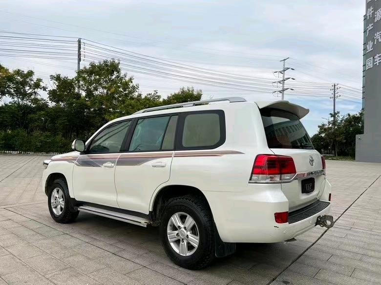 盐城18年丰田兰德酷路泽8