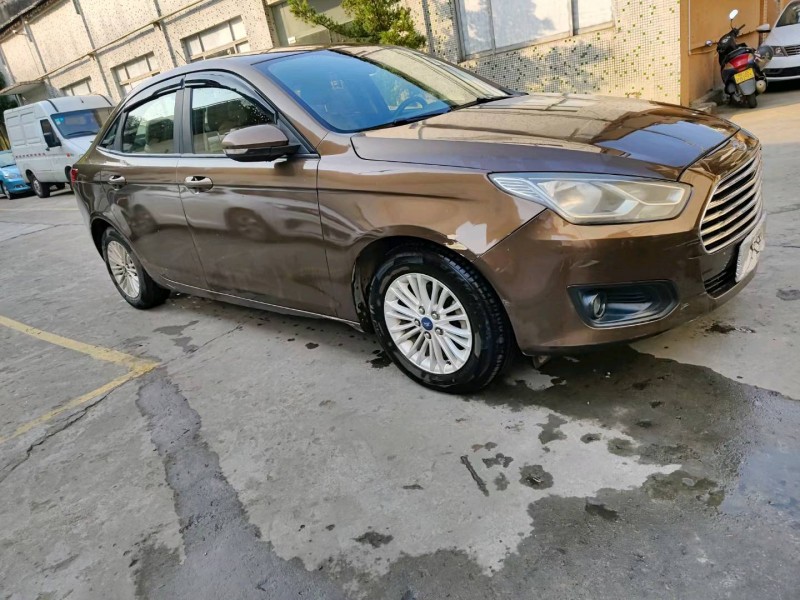 广州17年福特福睿斯2