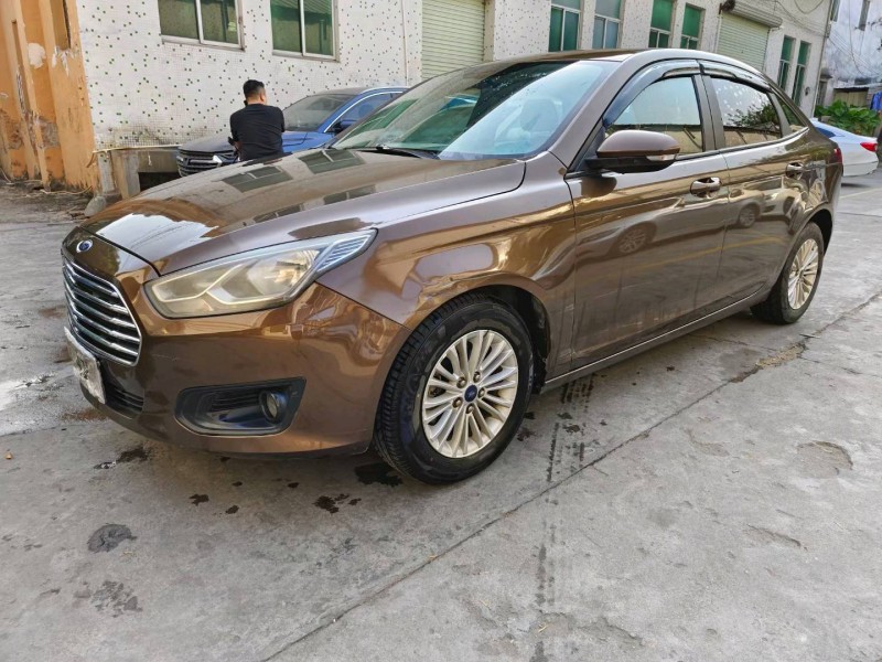 广州17年福特福睿斯3