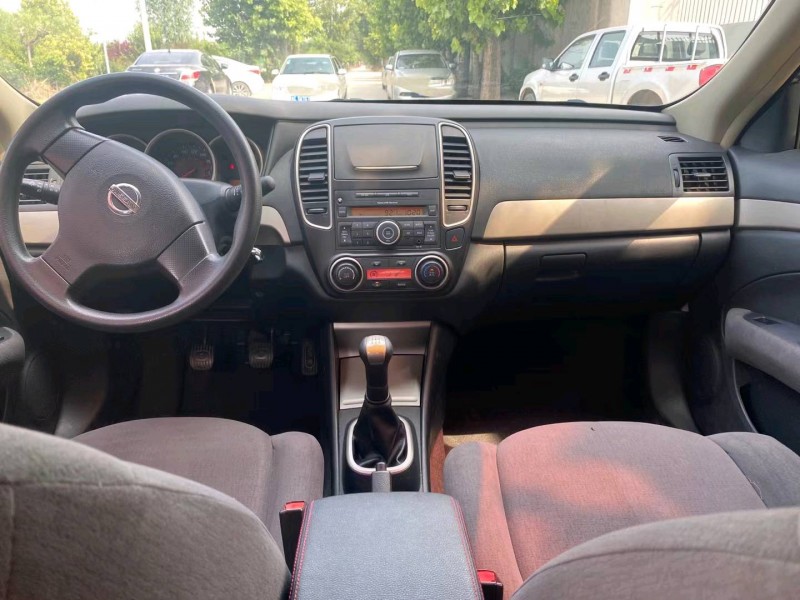 邯郸17年日产轩逸6