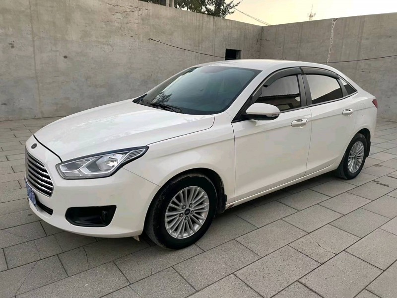 保定17年福特福克斯2