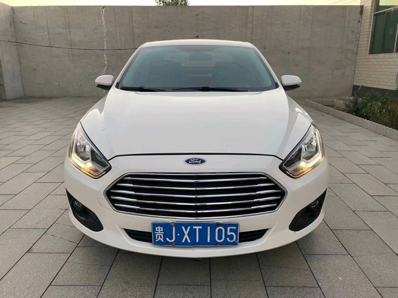 保定17年福特福克斯1