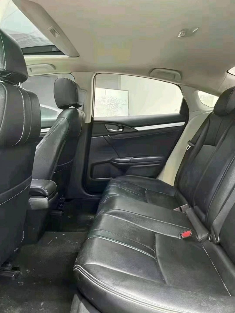 成都19年本田思域7