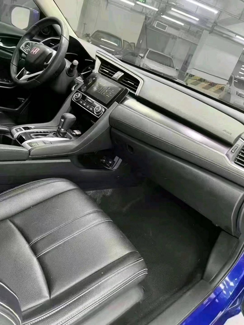 成都19年本田思域8