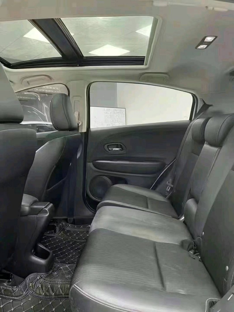 成都19年本田缤智7