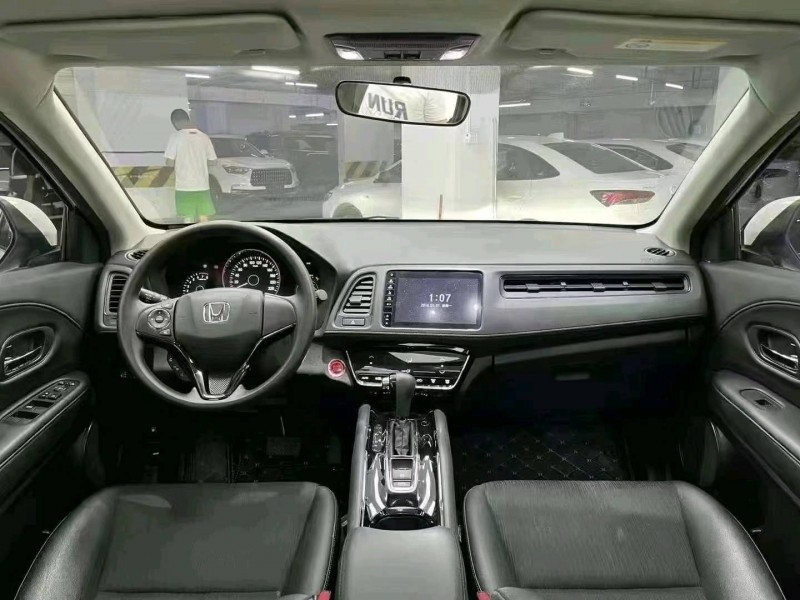 成都19年本田缤智9