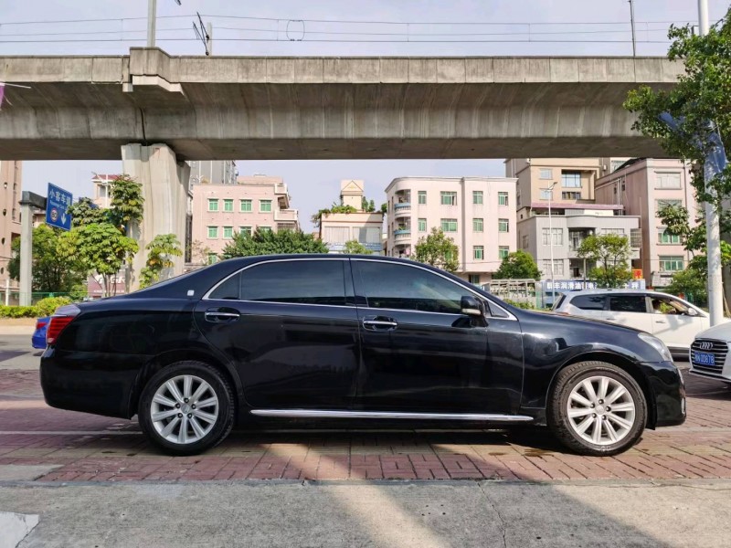 东莞13年丰田皇冠4