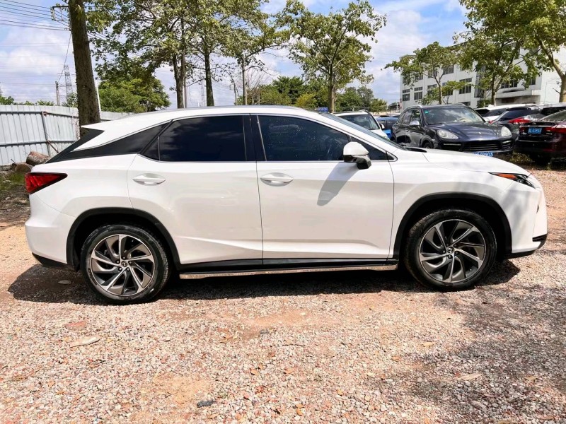 广州18年雷克萨斯RX8