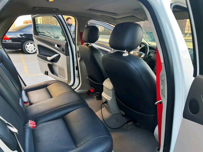 烟台12年福特蒙迪欧-致胜5