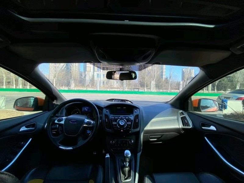 沈阳13年福特福克斯9