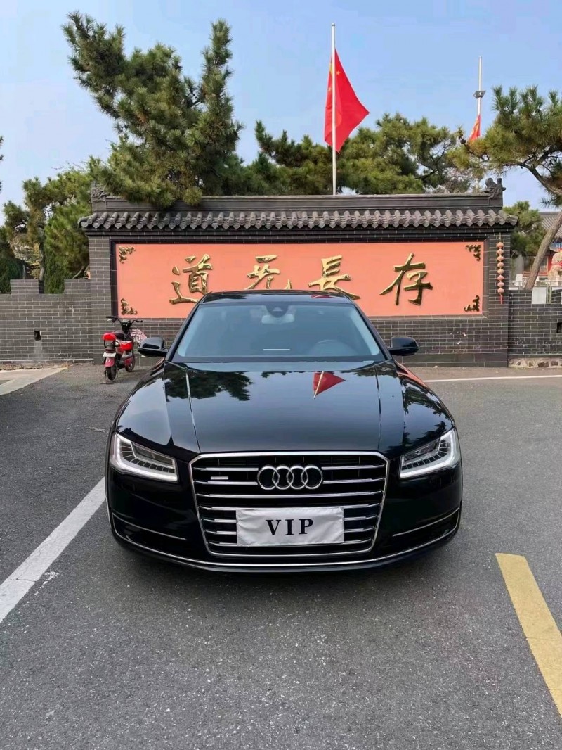 青岛16年奥迪A8L1