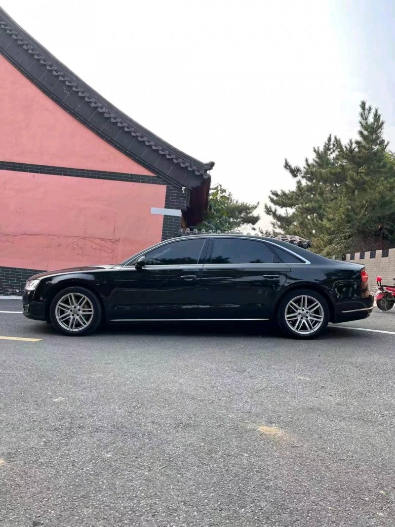 青岛16年奥迪A8L7