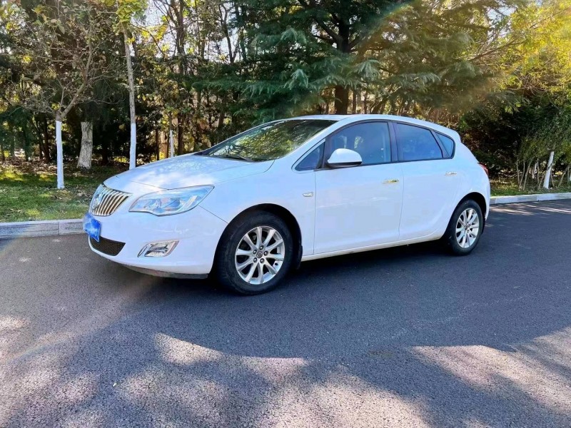 枣庄13年别克英朗2