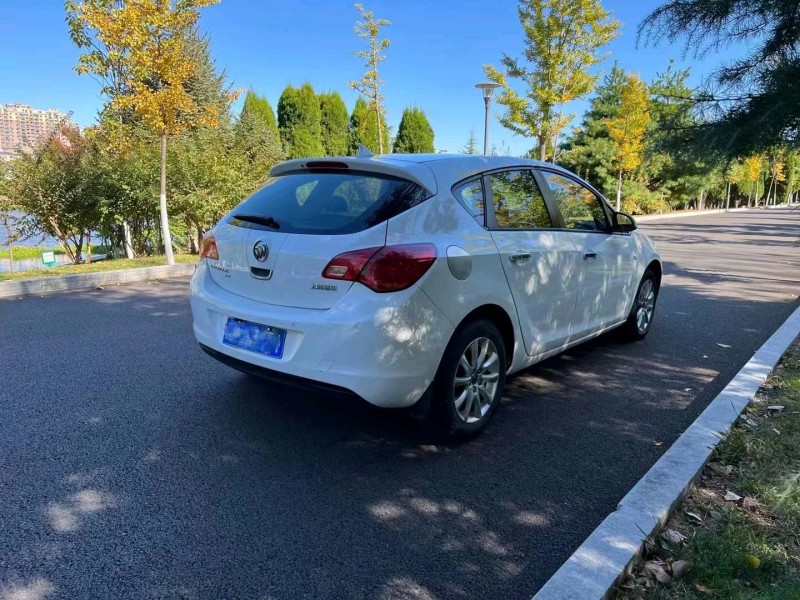 枣庄13年别克英朗5