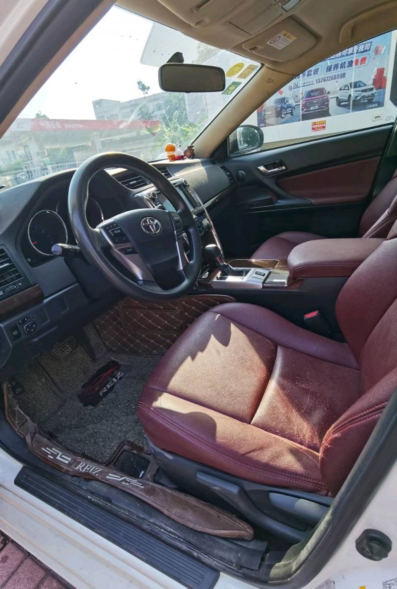 东莞14年丰田锐志4