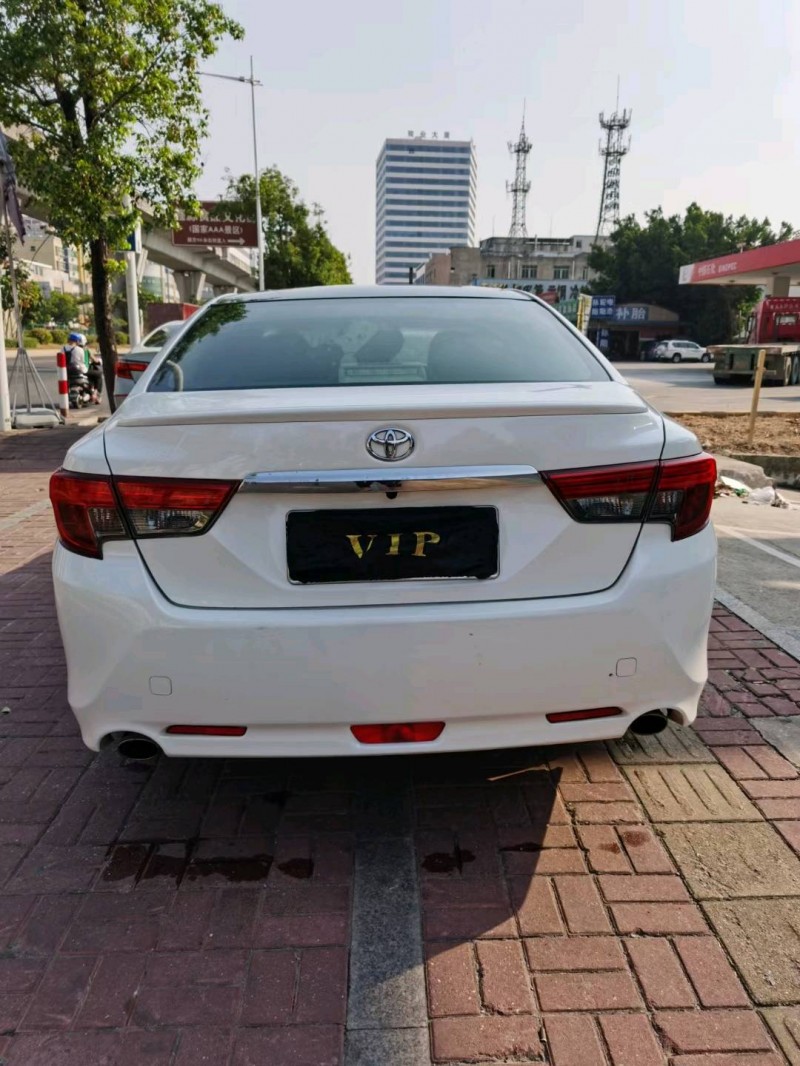 东莞14年丰田锐志1