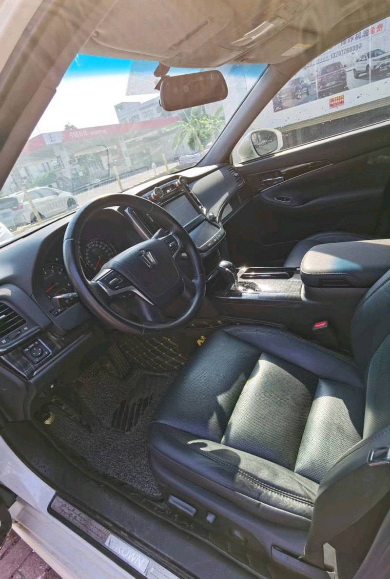 东莞16年丰田皇冠4