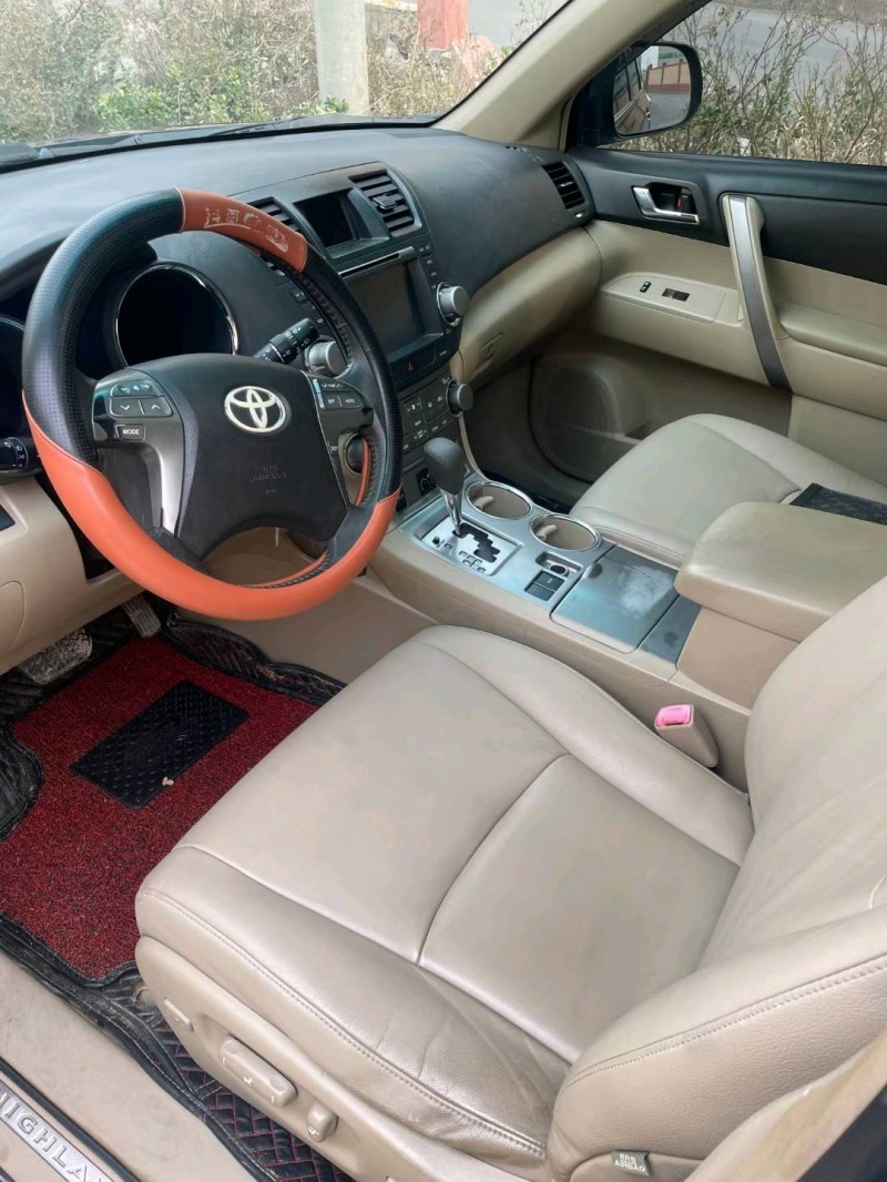 济南11年丰田汉兰达6