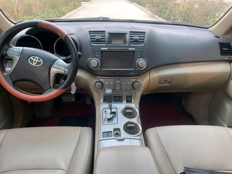 济南11年丰田汉兰达5