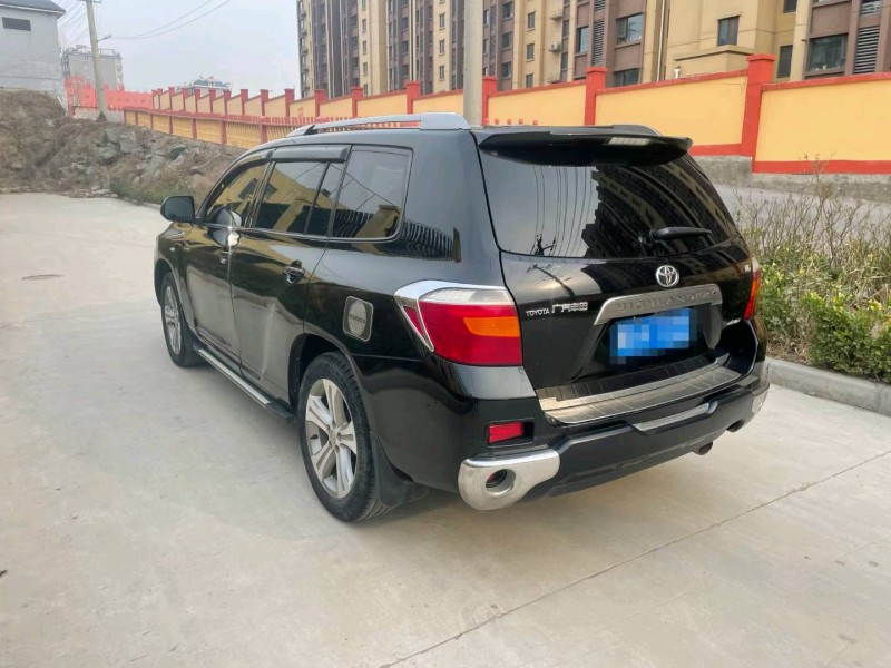 济南11年丰田汉兰达2