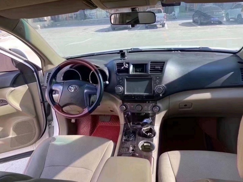 北京13年丰田汉兰达4