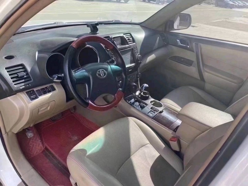 北京13年丰田汉兰达6