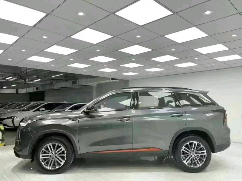 成都20年长安汽车CS753