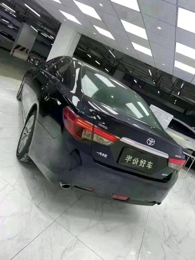 成都14年丰田锐志4