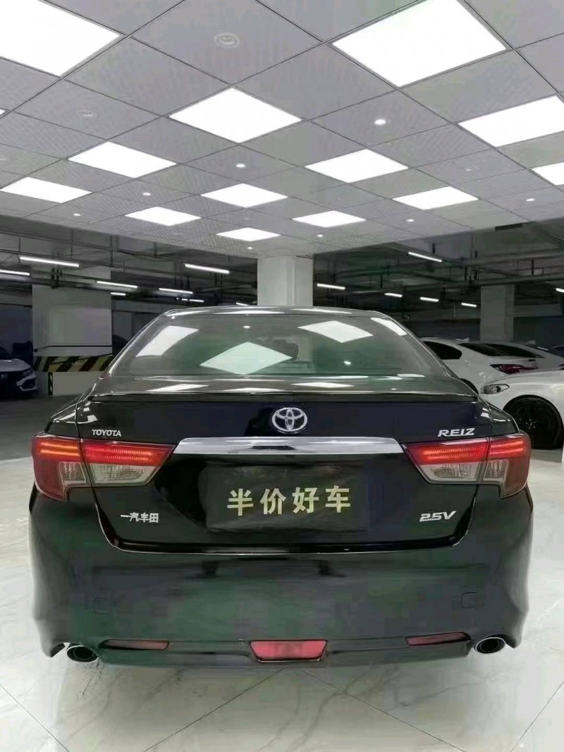 成都14年丰田锐志5