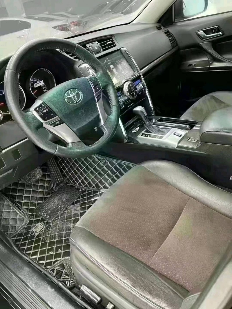 成都14年丰田锐志6