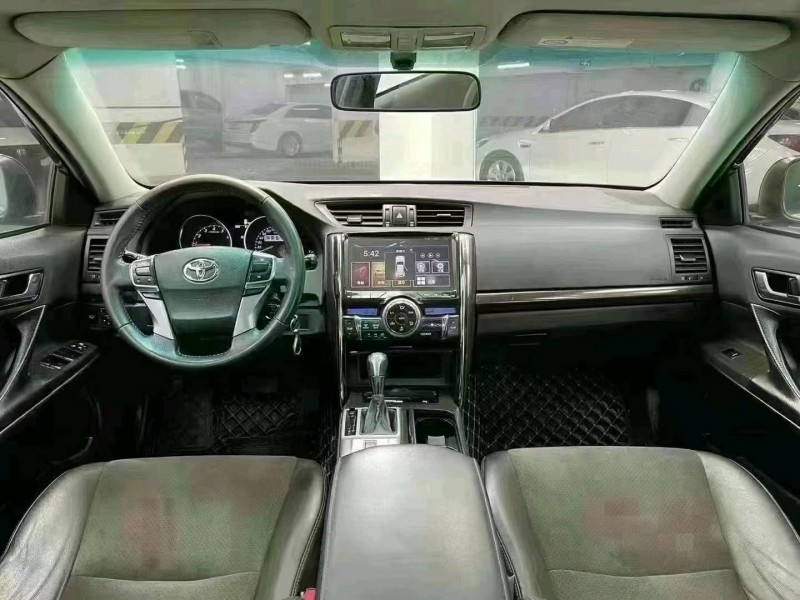 成都14年丰田锐志9