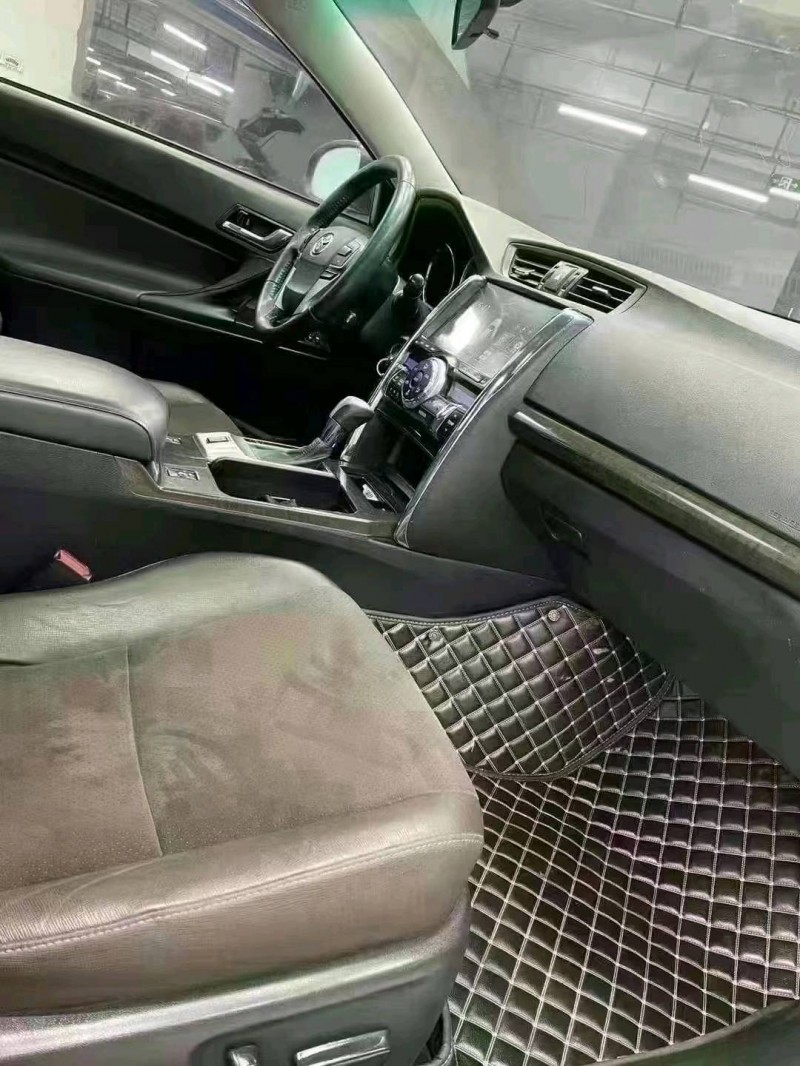 成都14年丰田锐志8