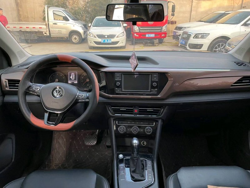 保定19年大众途岳4