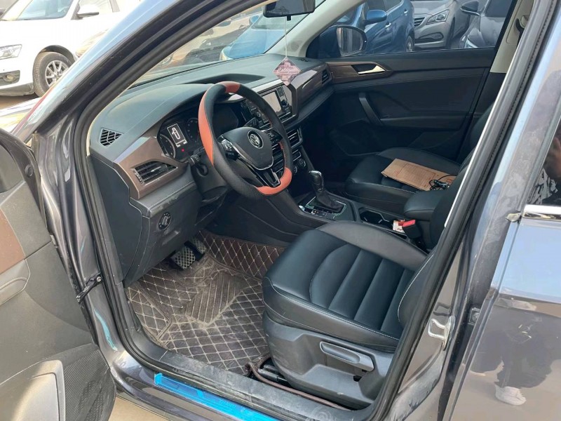 保定19年大众途岳6