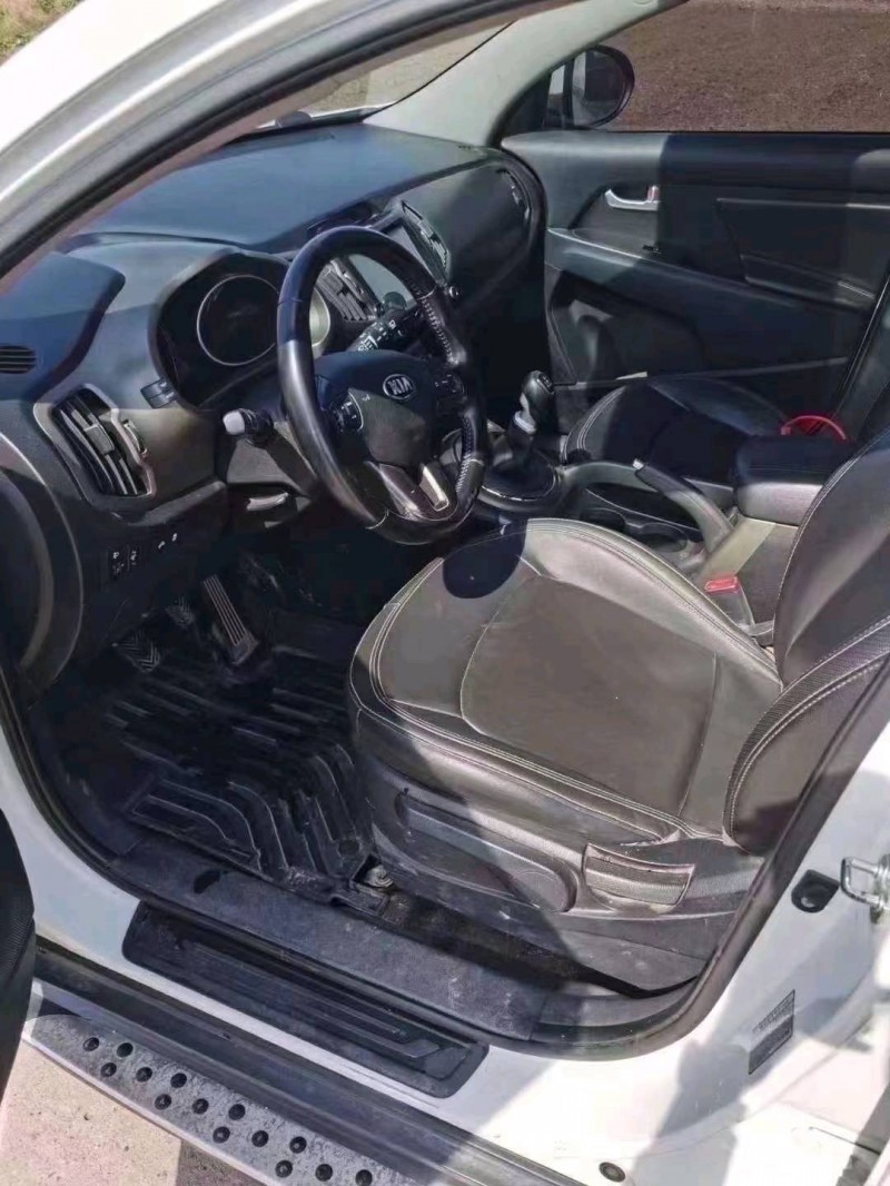 济南16年起亚智跑5