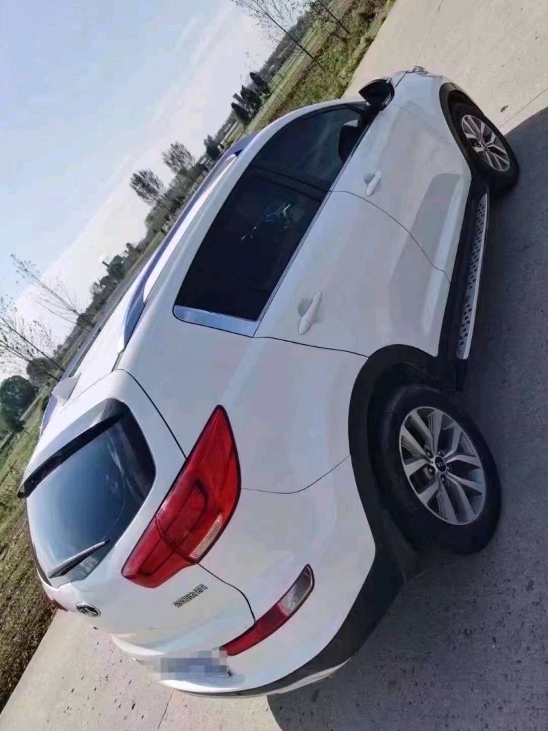 济南16年起亚智跑6