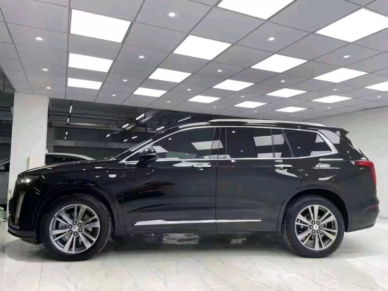 成都20年凯迪拉克XT63